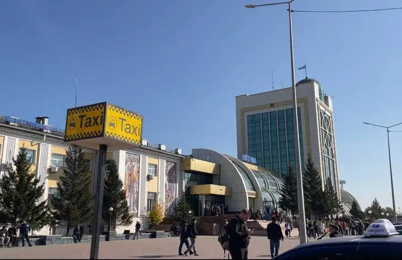 500 тенге за 150 метров: очередной таксист обманул иностранца , фото - Новости Zakon.kz от 06.10.2023 18:26