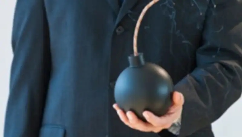 За шутку о бомбе уволят чиновника из Акмолинской области