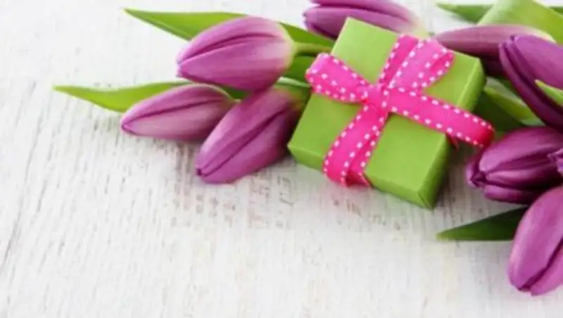 Женщину оштрафовали за коробку конфет, подаренную налоговикам на 8 марта