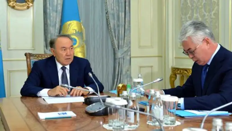 Назарбаев встретился с министром оборонной и аэрокосмической промышленности