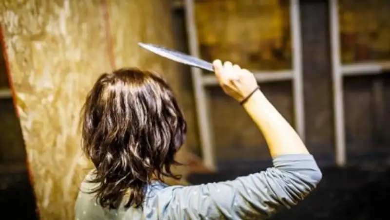 Жительница Усть-Каменогорска убила мужа за принуждение к сексу