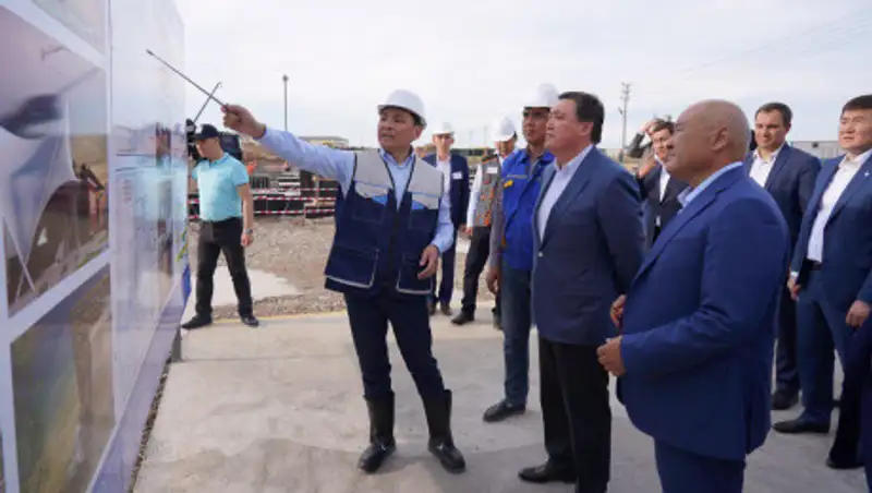 Мамин проверил темпы застройки Туркестана