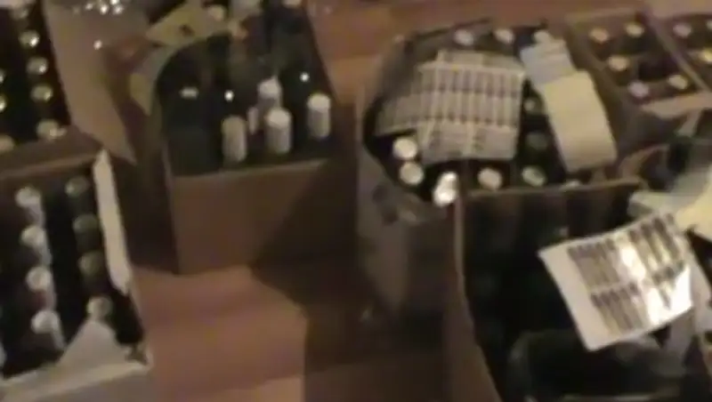 Цех по изготовлению поддельной алкогольной продукции выявлен в Алматы