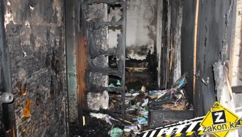 В Алматы сгорела квартира в 4-х этажном доме, погибла собака 