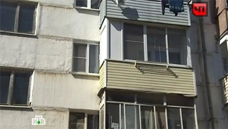 В Уфе 17-летняя девушка разослала прощальные СМС и выбросилась из окна