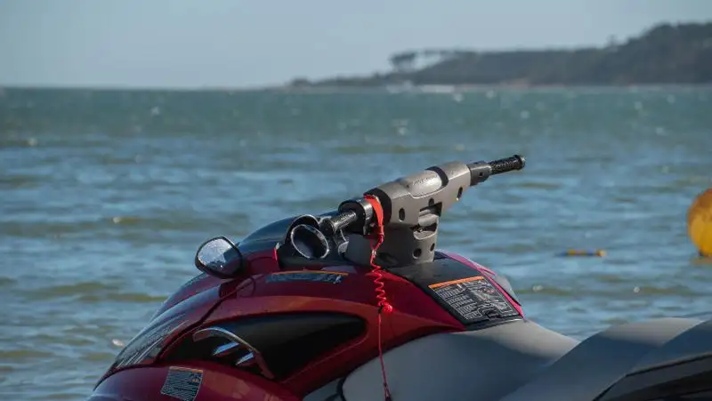 Мужчина провел несколько часов в темноте на воде Капшагайского водохранилища