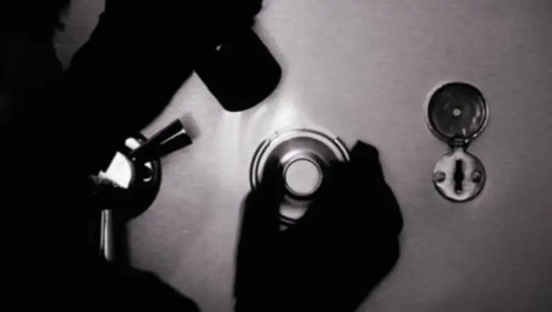 Кражи на 24 миллиона: в Москве похитили сейф с деньгами и банкомат