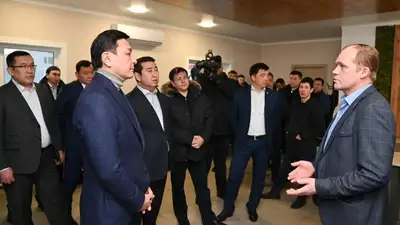 Общежитие, медцентры, школы: Алтай Кульгинов ознакомился с ходом реализации нацпроектов в СКО, фото - Новости Zakon.kz от 30.01.2023 16:17