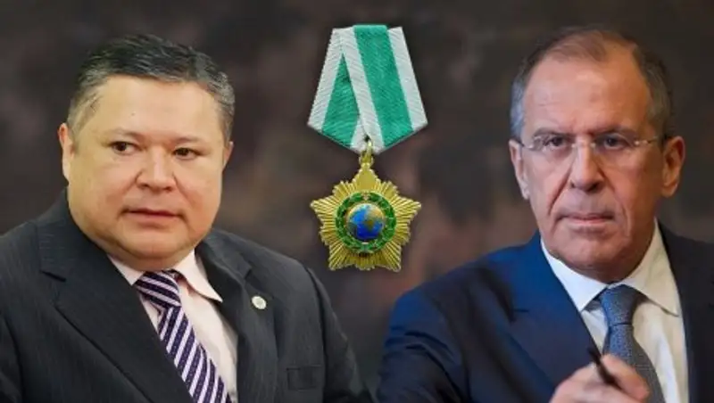 Сергей Лавров наградил Марата Тажина орденом Дружбы
