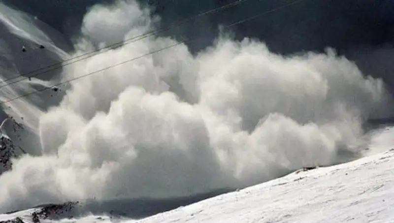 В Монголии лавина накрыла альпинистов, 10 человек погибли