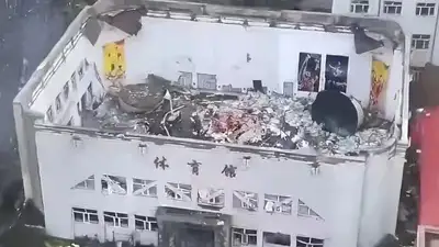 В Китае рухнула крыша стадиона, фото - Новости Zakon.kz от 24.07.2023 12:31