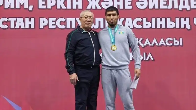 У казахстанских борцов третья медаль на азиатском первенстве