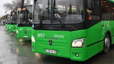  В Алматы запустили дополнительные автобусы в Родительский день, фото - Новости Zakon.kz от 25.04.2023 09:19