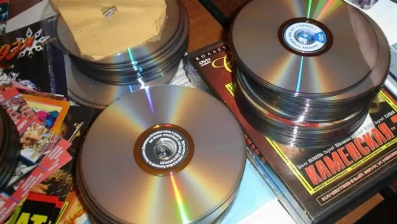 В СКО полицейские за сутки изъяли более 700 контрафактных дисков