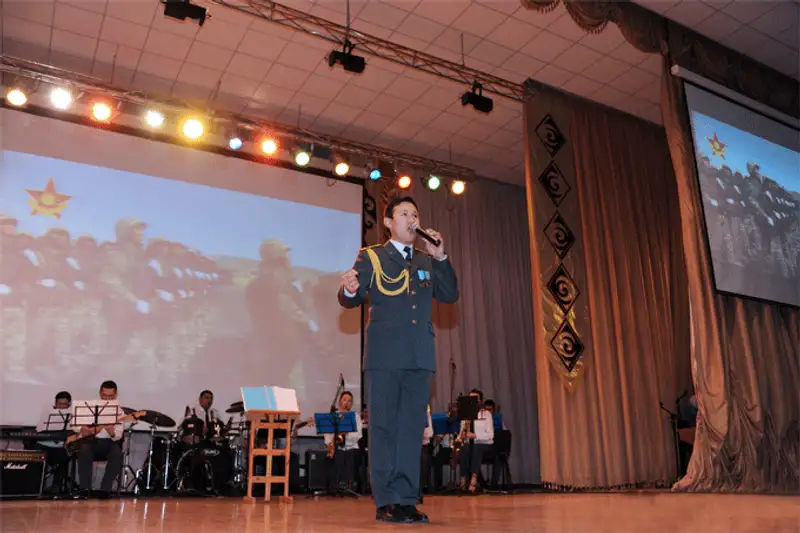 Быть патриотом своей Родины - это носить Казахстан в своем сердце Быть патриотом своей Родины - это носить Казахстан в своем сердце, фото - Новости Zakon.kz от 20.11.2013 01:57