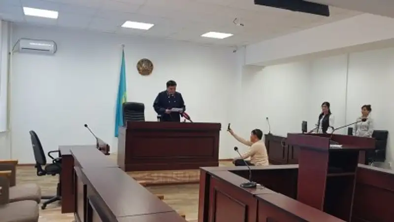 Самосожжение женщины в Алматы: почему оправдали экс-судью