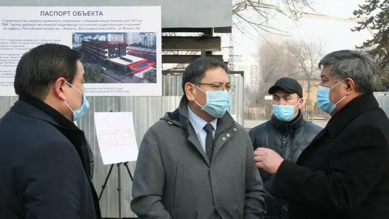 Досаев рассказал в правительстве, с какими трудностями сталкивается Алматы