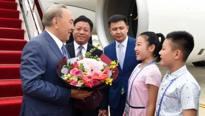 Назарбаев прибыл в Циндао
