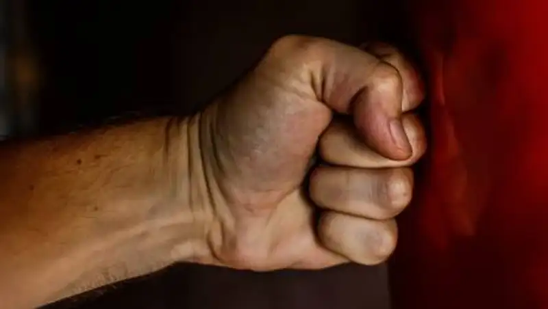 Казахстанец проиграл россиянину бой за титул WBO