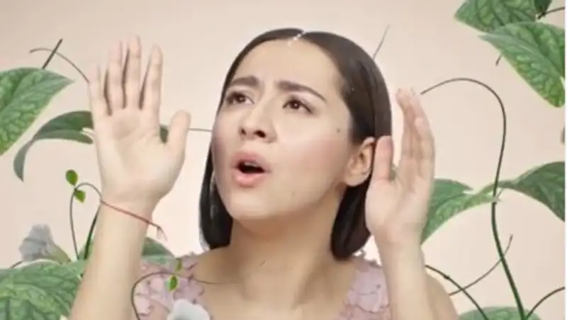 Российская звезда Instagram поразила исполнением казахской колыбельной