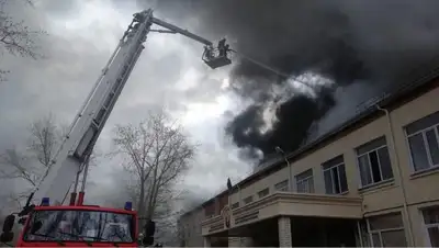 Пожар в павлодарской школе, фото - Новости Zakon.kz от 21.04.2022 23:46