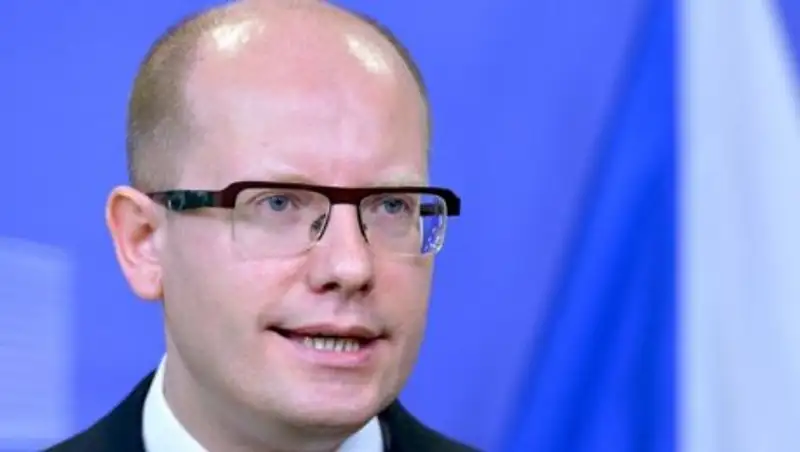 Чешский премьер призвал к созданию единой армии Евросоюза