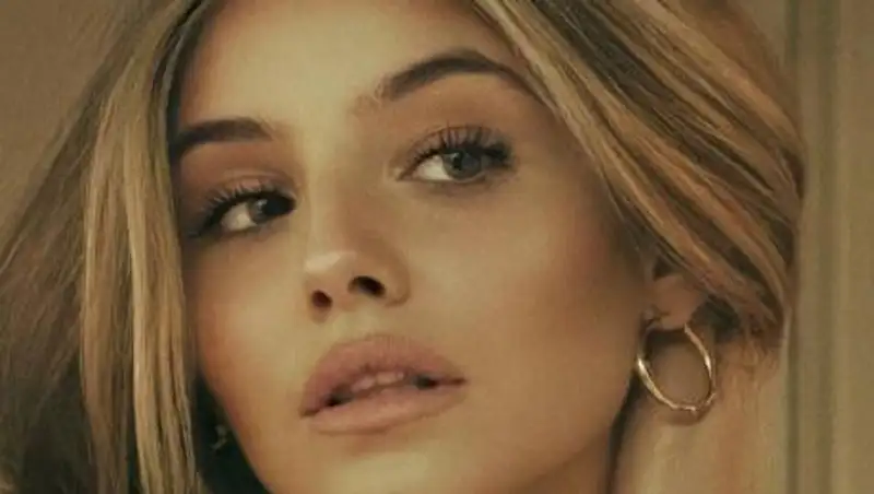 Итальянская блогерша станет наследницей престола