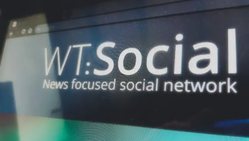 Основатель "Википедии" запускает соцсеть без рекламы