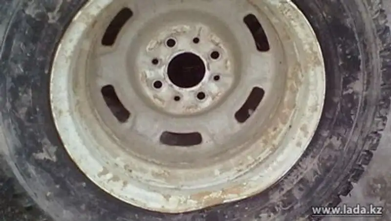 В Мангистау в дорожной аварии на автотрассе погибли водитель и его пассажир