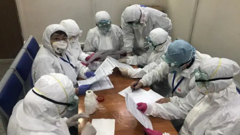 Эпидемиологи Алматы предупреждают об опасности массовых собраний людей