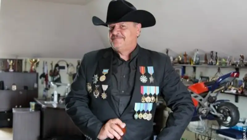 Дмитрий Петрухин прокомментировал свой уход из маслихата