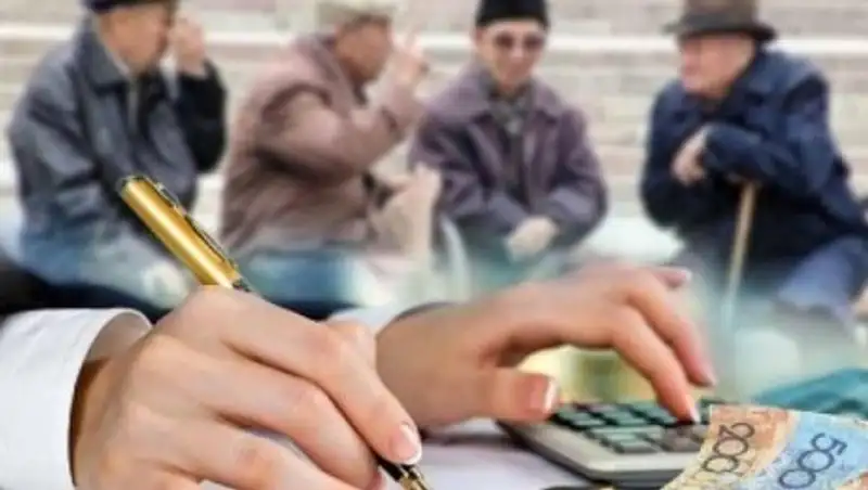 С начала года казахстанцы получили пенсионные выплаты на сумму 884,7 млрд. тенге