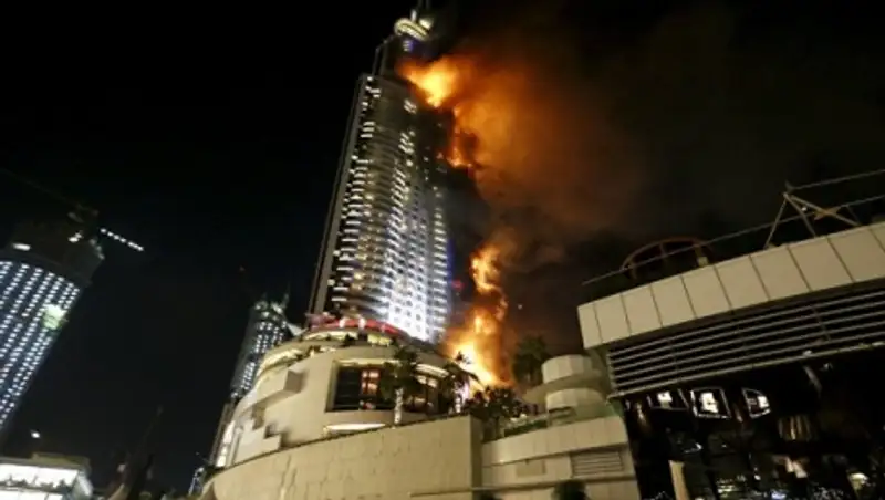 Пожар в отеле-небоскребе Дубая в канун Нового года затронул 40 этажей