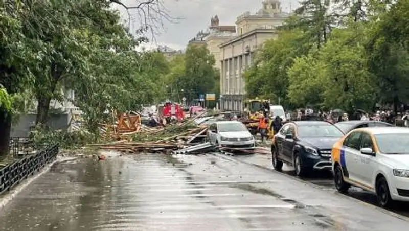 Москву накрыл "суперливень" – упал строительный кран, затоплено Останкино