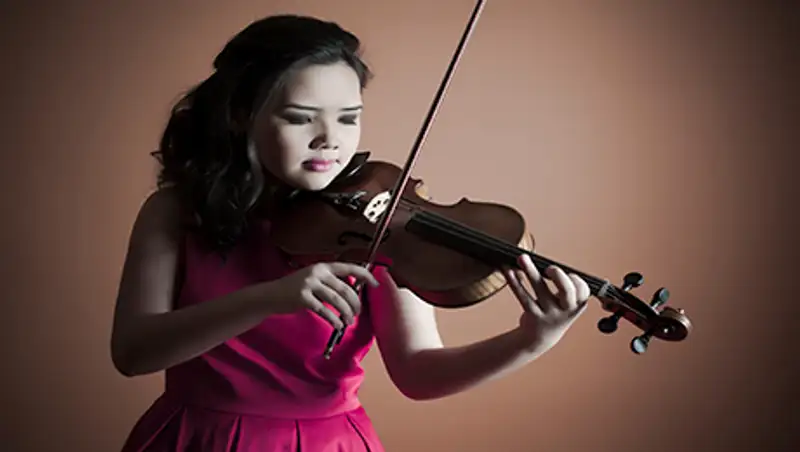 Казахстанская скрипачка покорила жюри международного конкурса