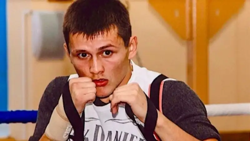 Боксер Ержан Залилов выиграл третий бой на профессиональном ринге