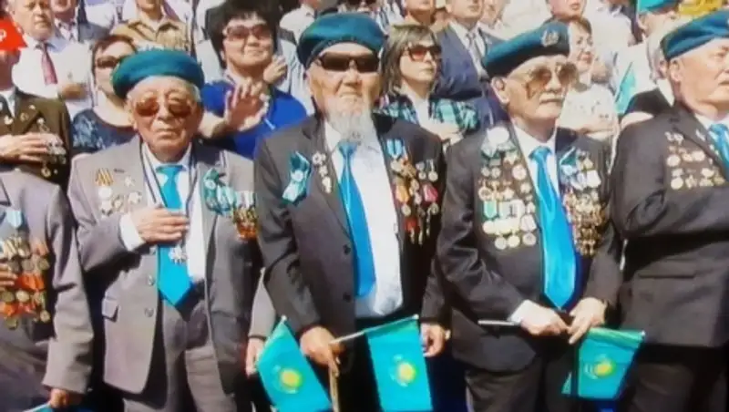 244 ветерана Великой Отечественной войны посмотрели военный парад Вооруженных сил РК