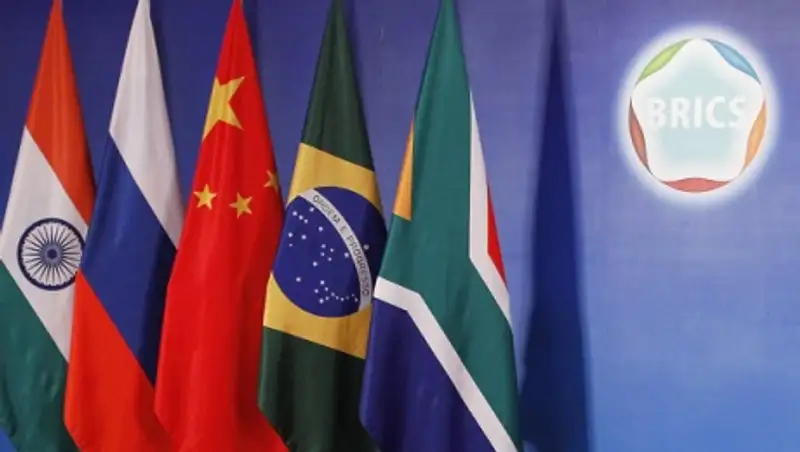 Названы сроки подписания первого пакета проектов Банка БРИКС