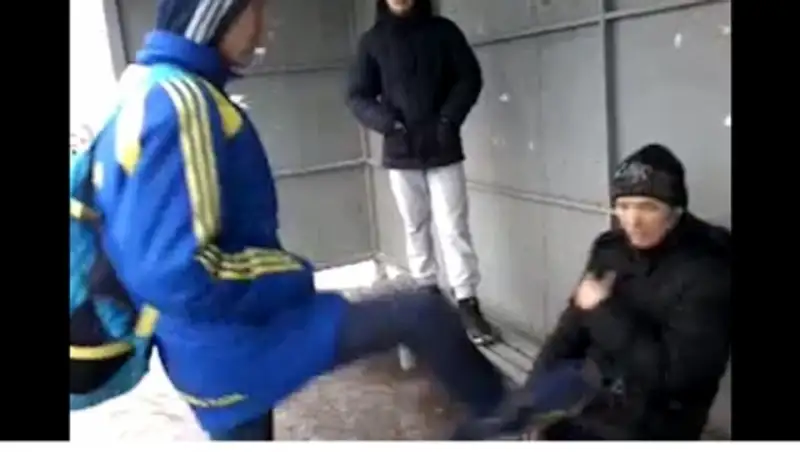 Подростки, избившие мужчину на остановке в Астане, переосмыслили свои действия