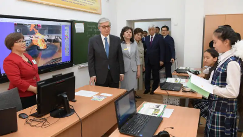 Школу имени Кемеля Токаева посетил Президент