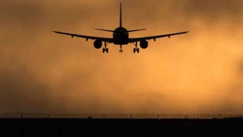 На борту экстренно севшего в Сомали самолета найдены следы взрывчатки