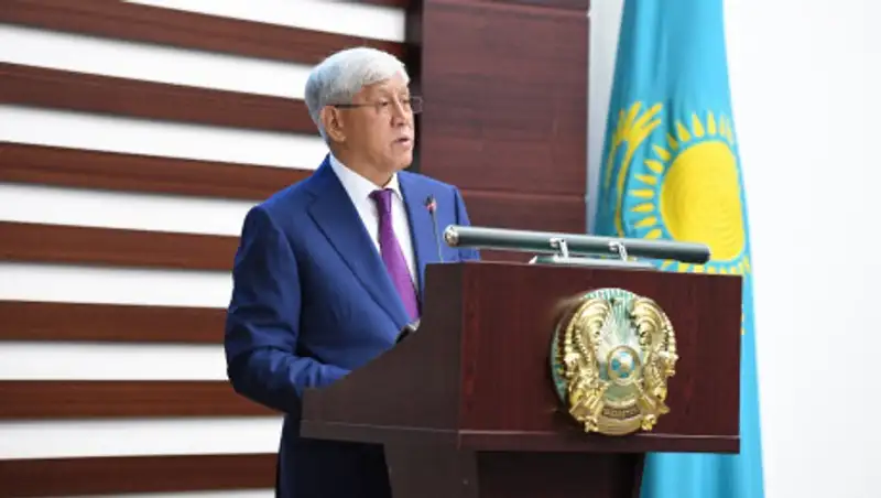 Баталов поручил активно внедрять новые формы поддержки бизнеса