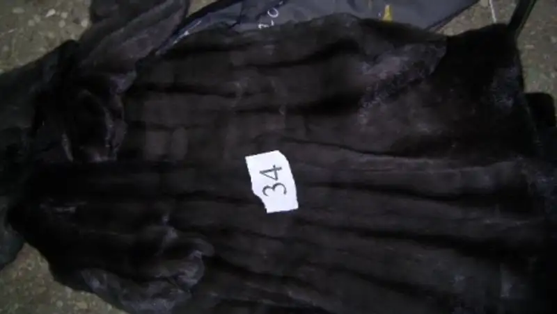 Двух женщин с контрабандными шубами и айфонами задержали на границе с Китаем