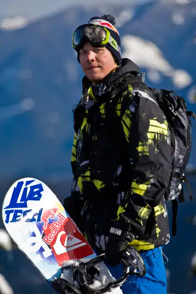 В Алматы прошел закрытый показ сноуборд-ленты «The Art of Flight» (фото) В Алматы прошел закрытый показ сноуборд-ленты «The Art of Flight» (фото), фото - Новости Zakon.kz от 12.12.2011 18:07