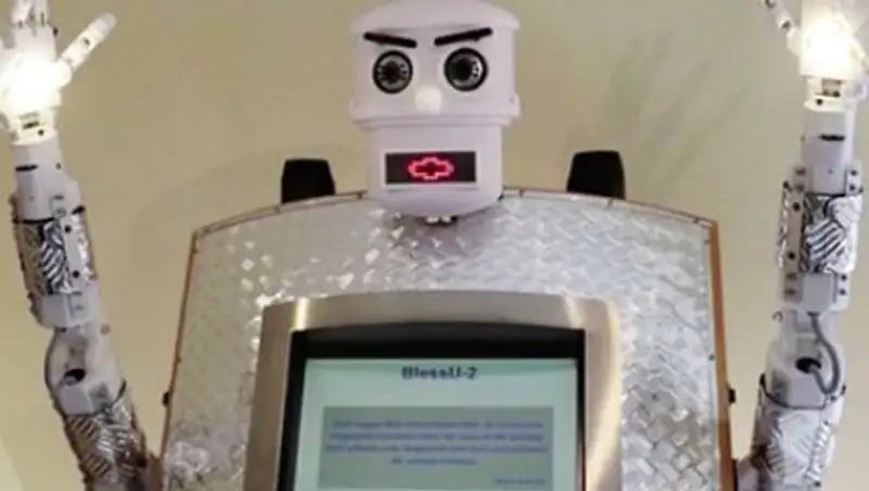 В Германии священника заменили роботом