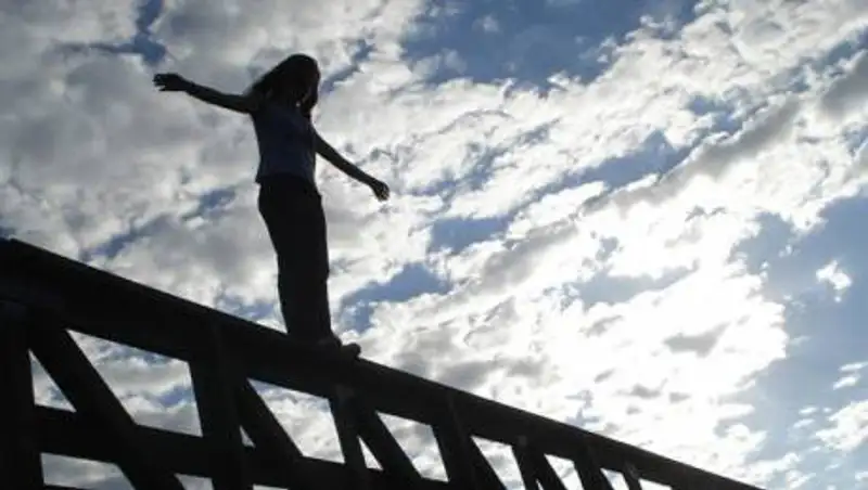 Астанчанин спас прыгнувшую в реку девушку