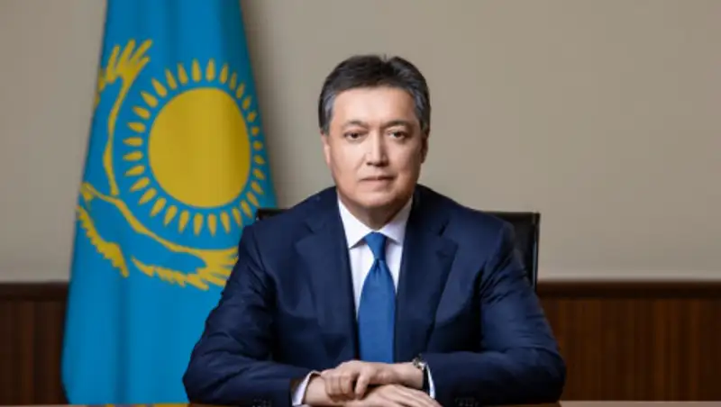 Премьер-министр поручил акиматам сформировать достаточный запас аппаратов ИВЛ