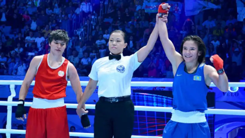 Казахстанка вышла в четвертьфинал ЧМ по боксу