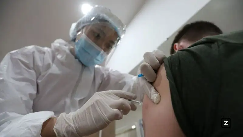 Опубликовано новое постановление о ревакцинации казахстанцев против КВИ