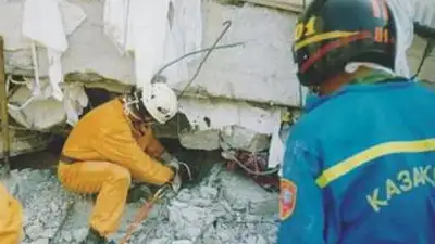 Воспоминания: как казахстанские спасатели работали в Турции после землетрясения в 1999 году
